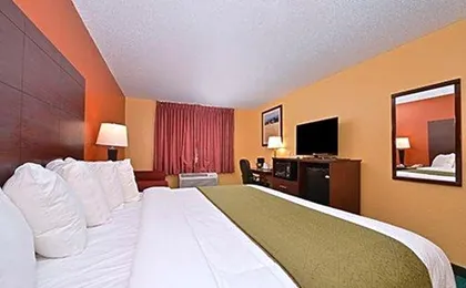Quality Inn & Suites Grinnell near University