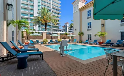 Hampton Inn & Suites St. Petersburg/Downtown (H)