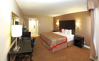 Ramada by Wyndham Fresno North