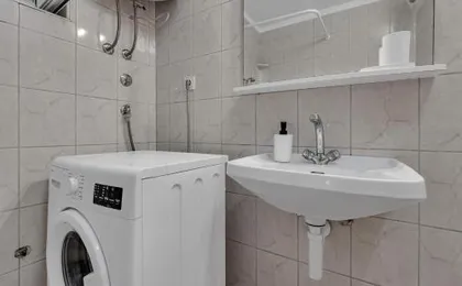 Studios Jakov