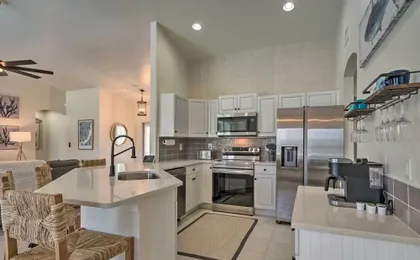 Private Pool: Beachy Cape Coral Getaway!
