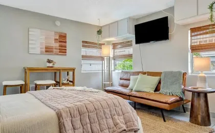 Corner Balcony Suite Across From Beach htd Pool