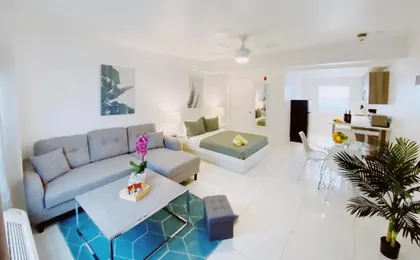 Samantha Apartments by Lowkl