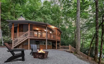 Dream Catcher 1 Bedroom Home by RedAwning