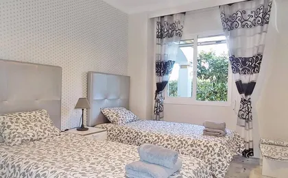 Family Friendly Ground Floor 2 Bedroom Dama de Noche Rdr200