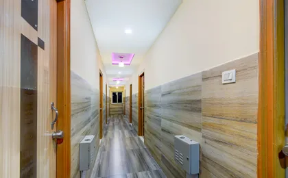 Super Collection O Khajaguda Hills Formerly Sri Balaji Luxury Rooms