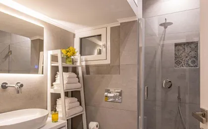 Artsy Spacious Cozy Apartment in Glyfada Center