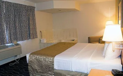Boarders Inn & Suites by Cobblestone Hotels - Wautoma