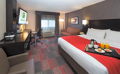 Holiday Inn Milwaukee Riverfront By IHG