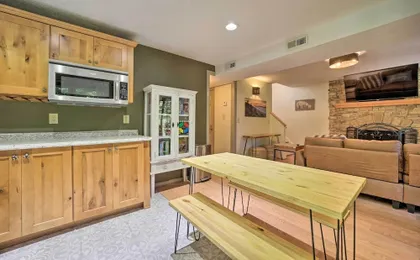 Charming Maggie Valley Getaway w/ Fire Pit!