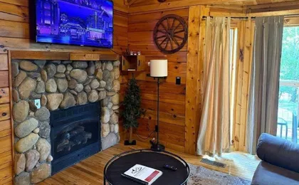 Hanky Panky 1 Bedroom Cabin