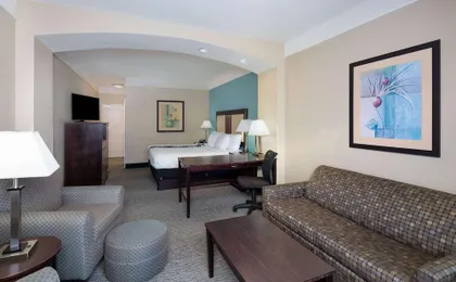 La Quinta Inn & Suites by Wyndham Savannah Airport - Pooler