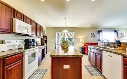 4 Mi to Weeki Wachee Springs! Fun-filled Home
