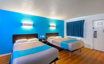 Motel 6-Grand Prairie, TX - Interstate 30