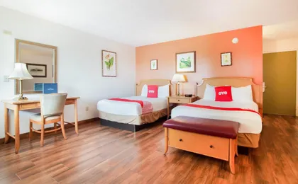 Oyo Waterfront Hotel- Cape Coral/Fort Myers, Fl