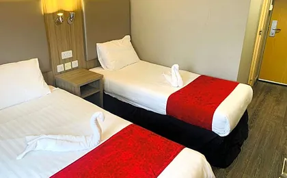 Lily Hotel