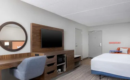 Hampton Inn Louisville-Airport (H)