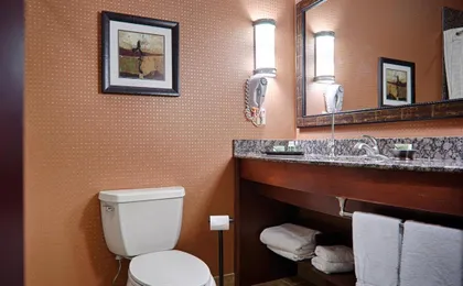Best Western Plus Kc Speedway Inn & Suites