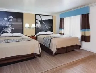 Super 8 Santa Clarita Valencia