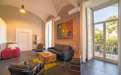 The Bellini House by House In Naples