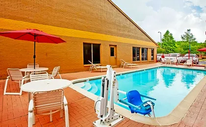 Howard Johnson by Wyndham Houston Hobby Airport