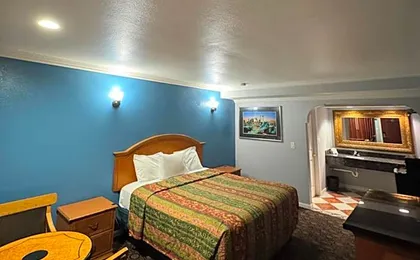 Sunset Inn & Suites