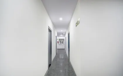Super Townhouse Oak L B Nagar Metro Station