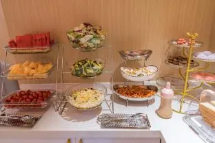 Dequan Luxury CBD Hotel, Near Guomao CBD And Jintai Lu Station