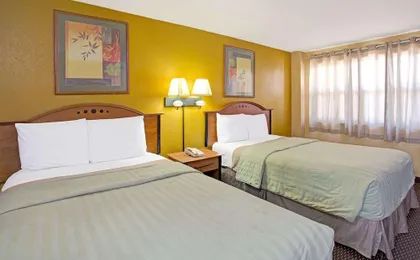 Travelodge by Wyndham Fort Lauderdale