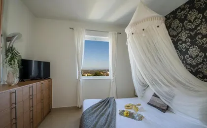 Artdeco Luxury Suites