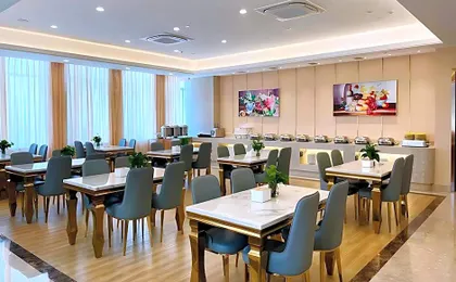 Vienna International Hotel Shenzhen Qianhai Mawan