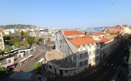 1 bedroom Suquet, 6 min from the Palais, balcony city & port view 220