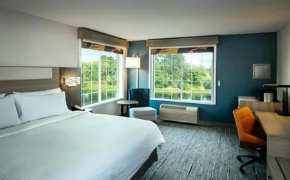 Holiday Inn Express Corvallis - on the River