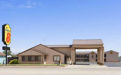 Super 8 by Wyndham Childress