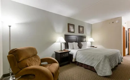 Grand View Inn & Suites