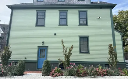 Downtown Newport Gem 1br W/ Parking & Prime Spot 1 Bedroom Apts