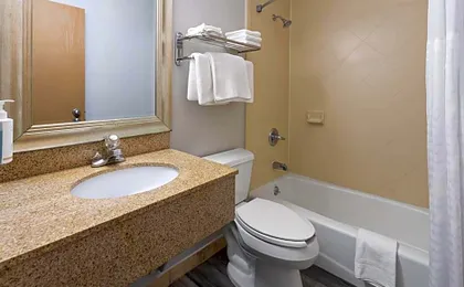 Super 8 by Wyndham Latham/Albany Airport