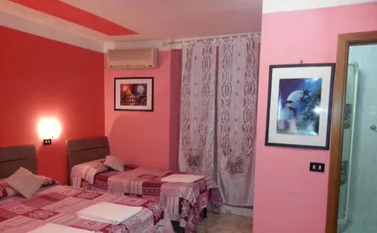 Roxena House