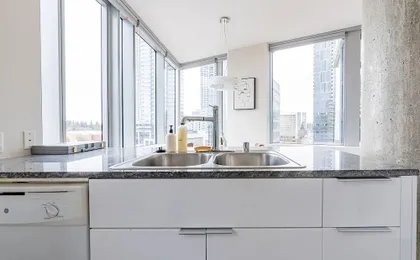 Sophari Towers: Bellevue Apartments