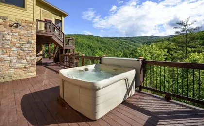 Mossy Brook - 6 Br home by RedAwning