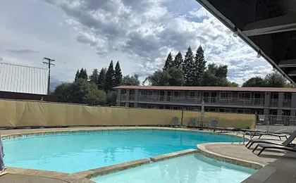 Red Roof Inn Redding