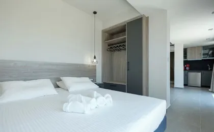 Sky-High Central Penthouse - 02