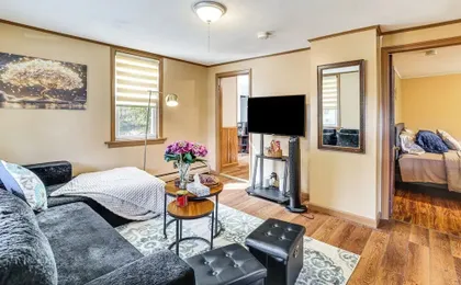 1 Mi to Main St: Riverside Torrington Apt w/ Yard