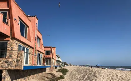 Shores Inn And Beach Houses