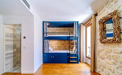 FRATERNiTY-HOTEL
