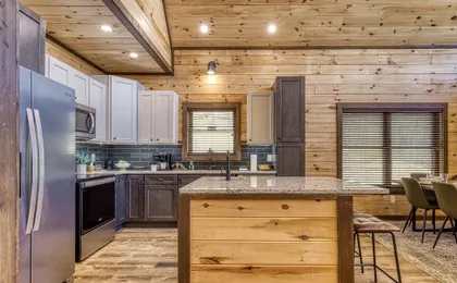 Er29 - Pop's Perch 2 Bedroom Cabin by RedAwning