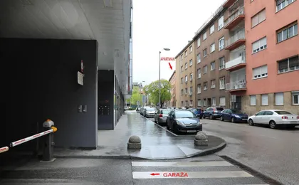 Apartment Elena 1, Zagreb City with Garage