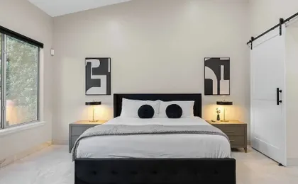 Private Pool, Chefs Kitchen & Patio Near Old Town Scottsdale Desert Luma by Avantstay