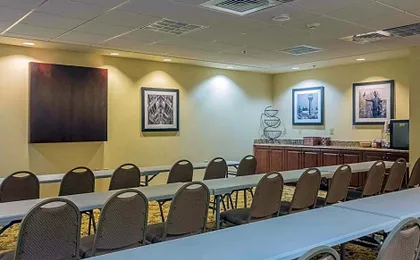 Country Inn & Suites by Radisson, Knoxville at Cedar Bluff, TN