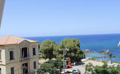 Ranias Luxurious Apartment with Sea View!